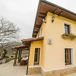 Casa Moran Vallelafuente I * La Robellada de Onis